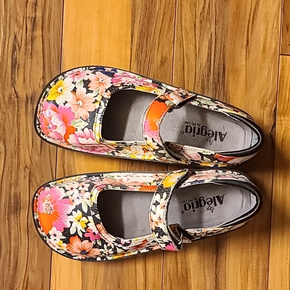 Alegria Shoes Alegria Flowered Mary Jane Shoes Size 37 775us As Per 